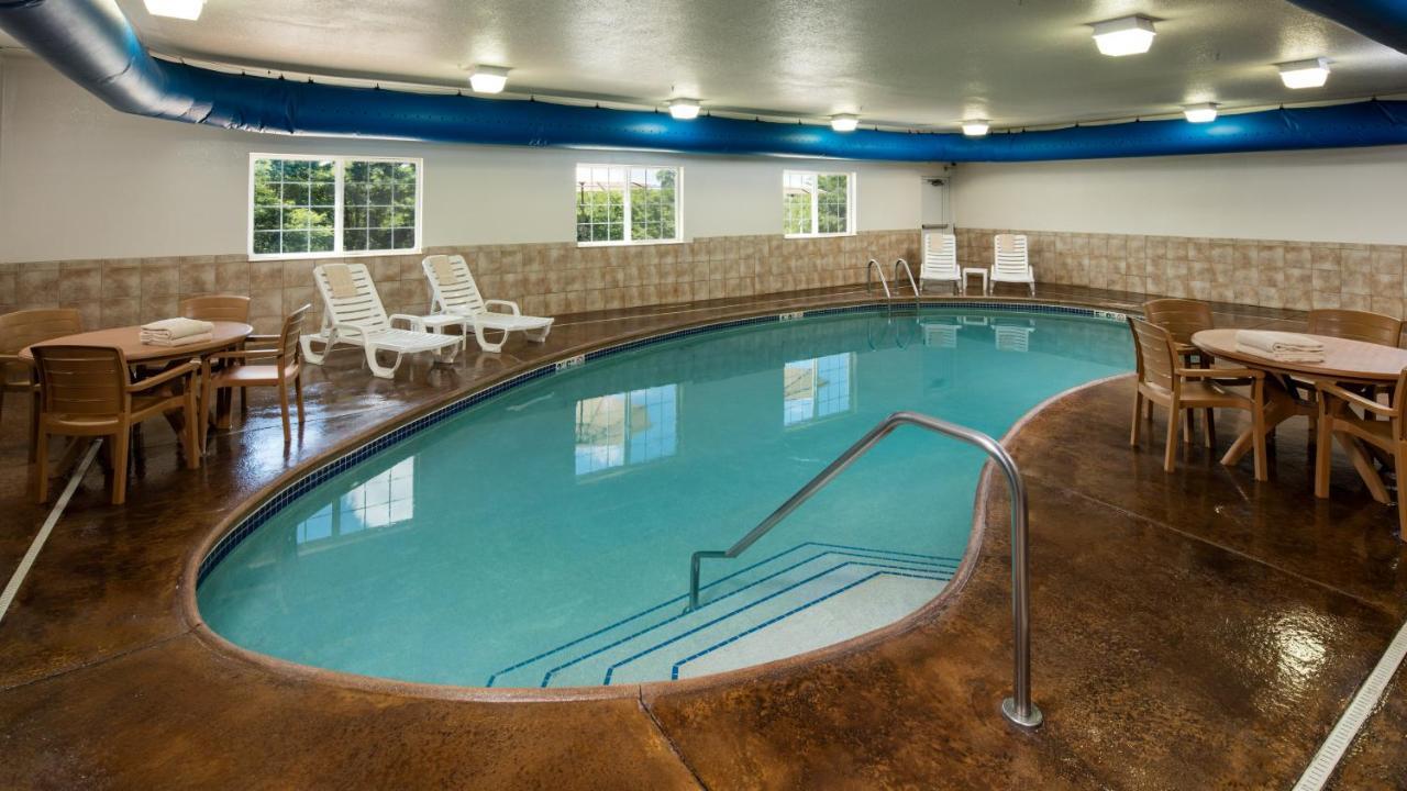 Irish Cottage Inn & Suites Галена Экстерьер фото