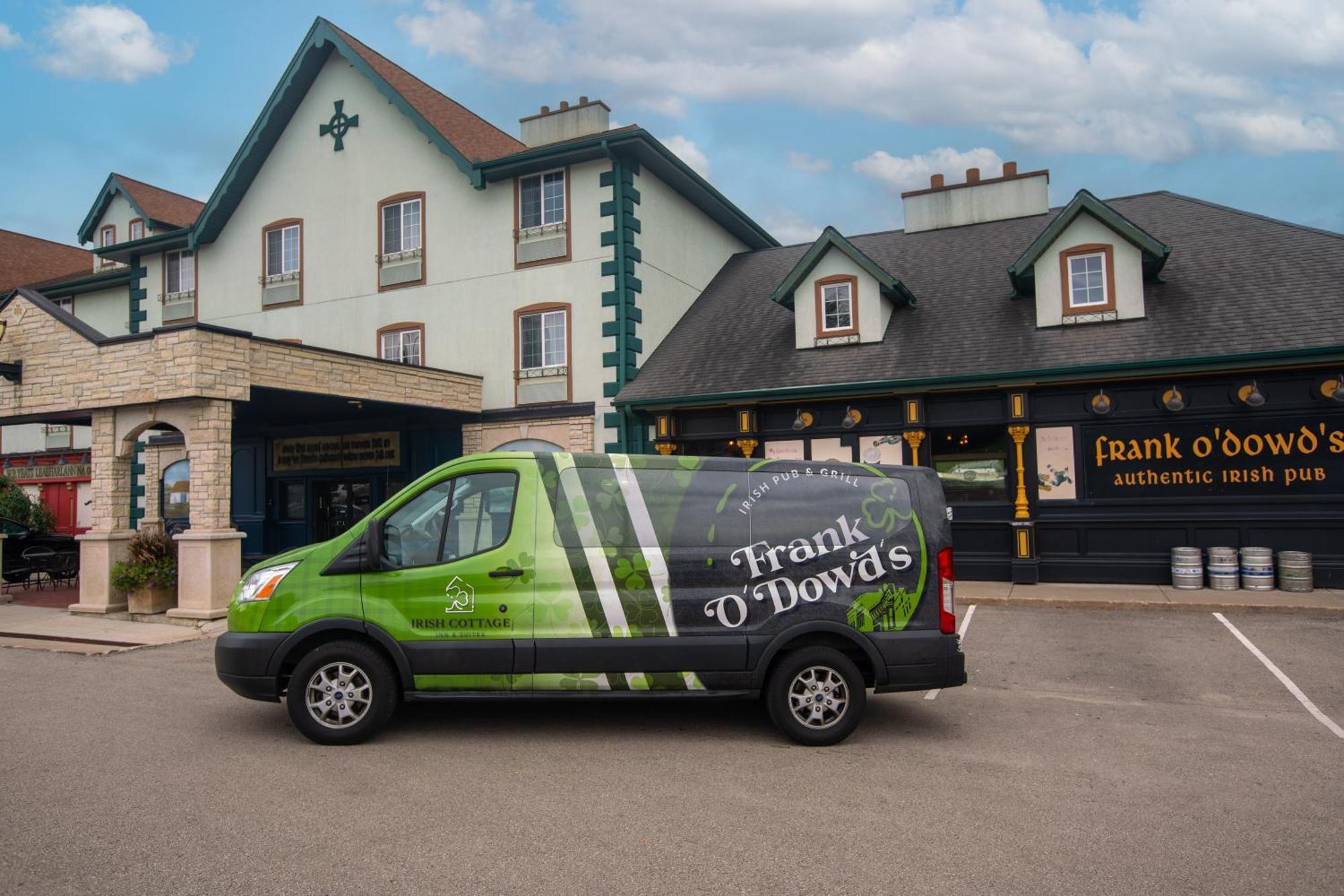 Irish Cottage Inn & Suites Галена Экстерьер фото