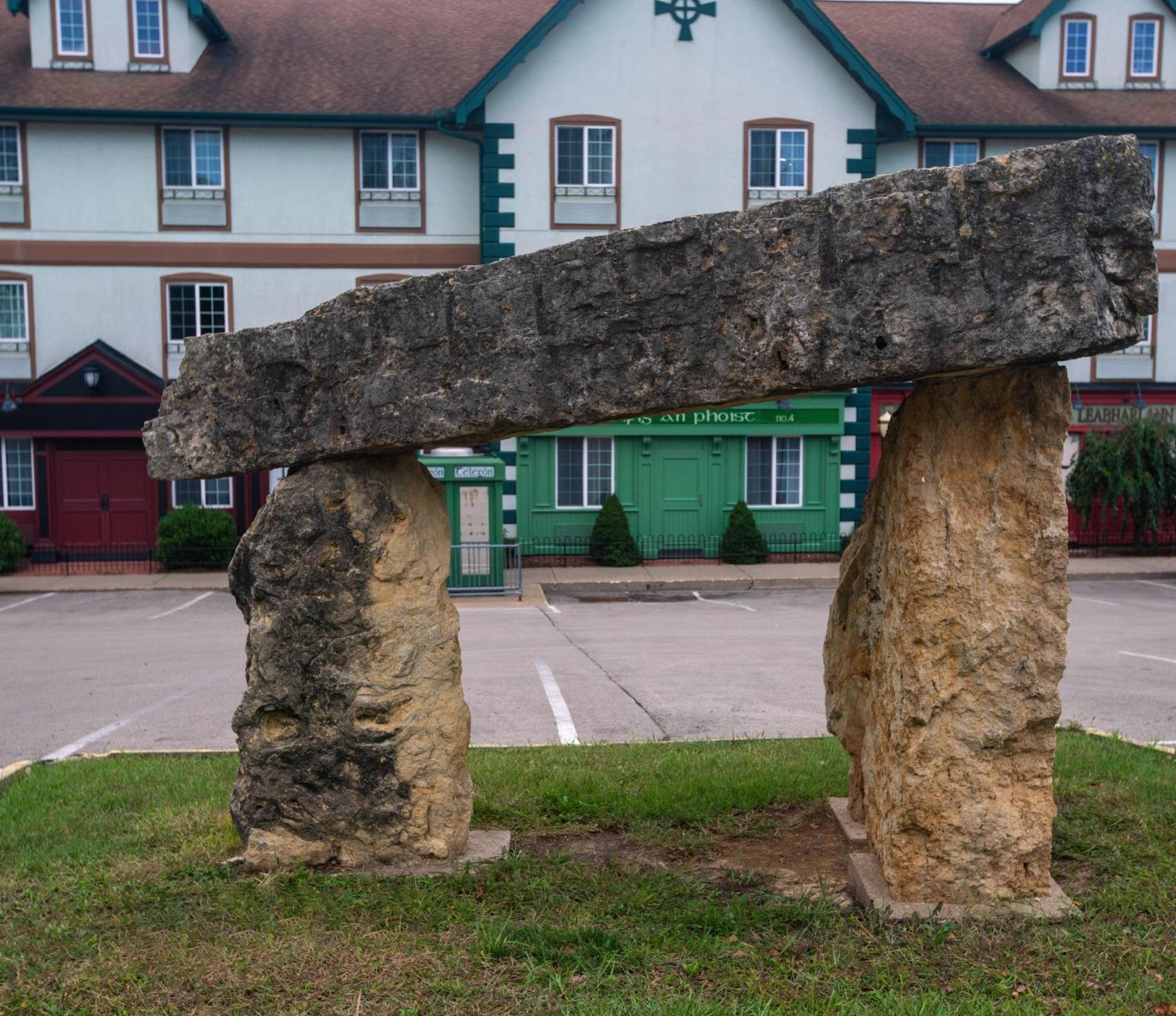 Irish Cottage Inn & Suites Галена Экстерьер фото